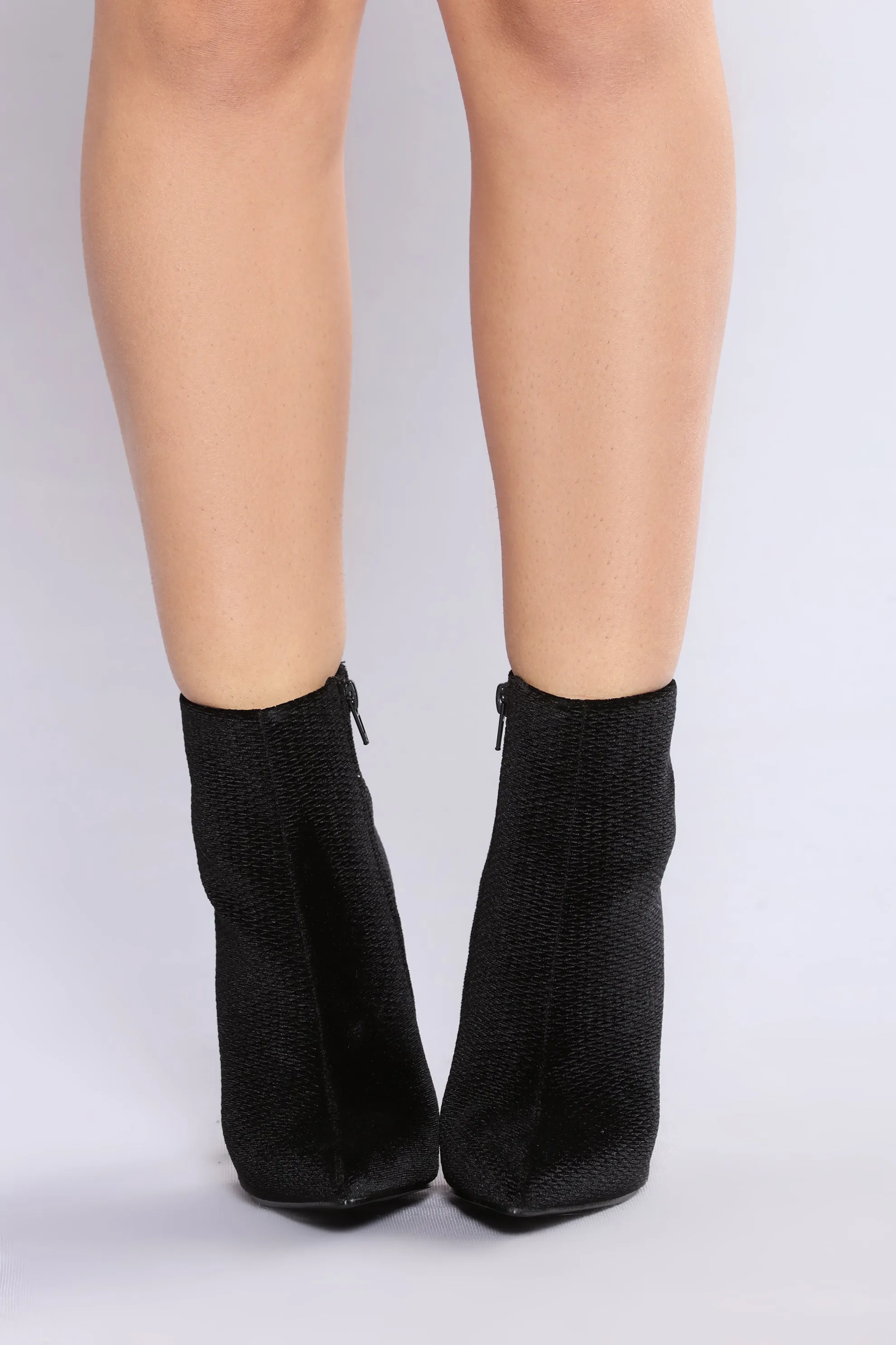 A Velvet Shock Heel - Black
