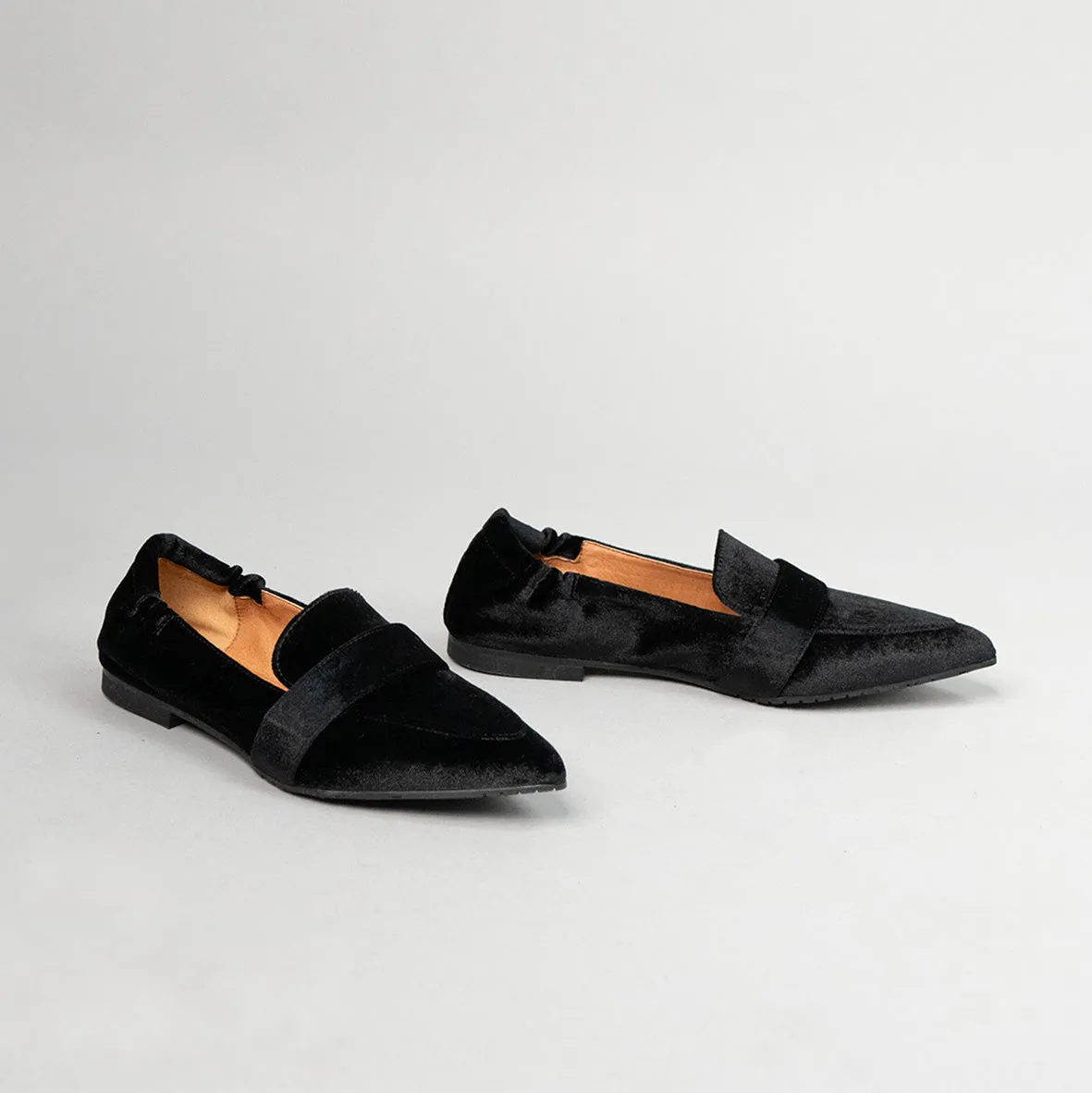Hannah Vegan Velvet Black