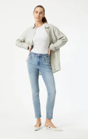 KATHLEEN SLIM BOYFRIEND IN LIGHT FEATHER BLUE