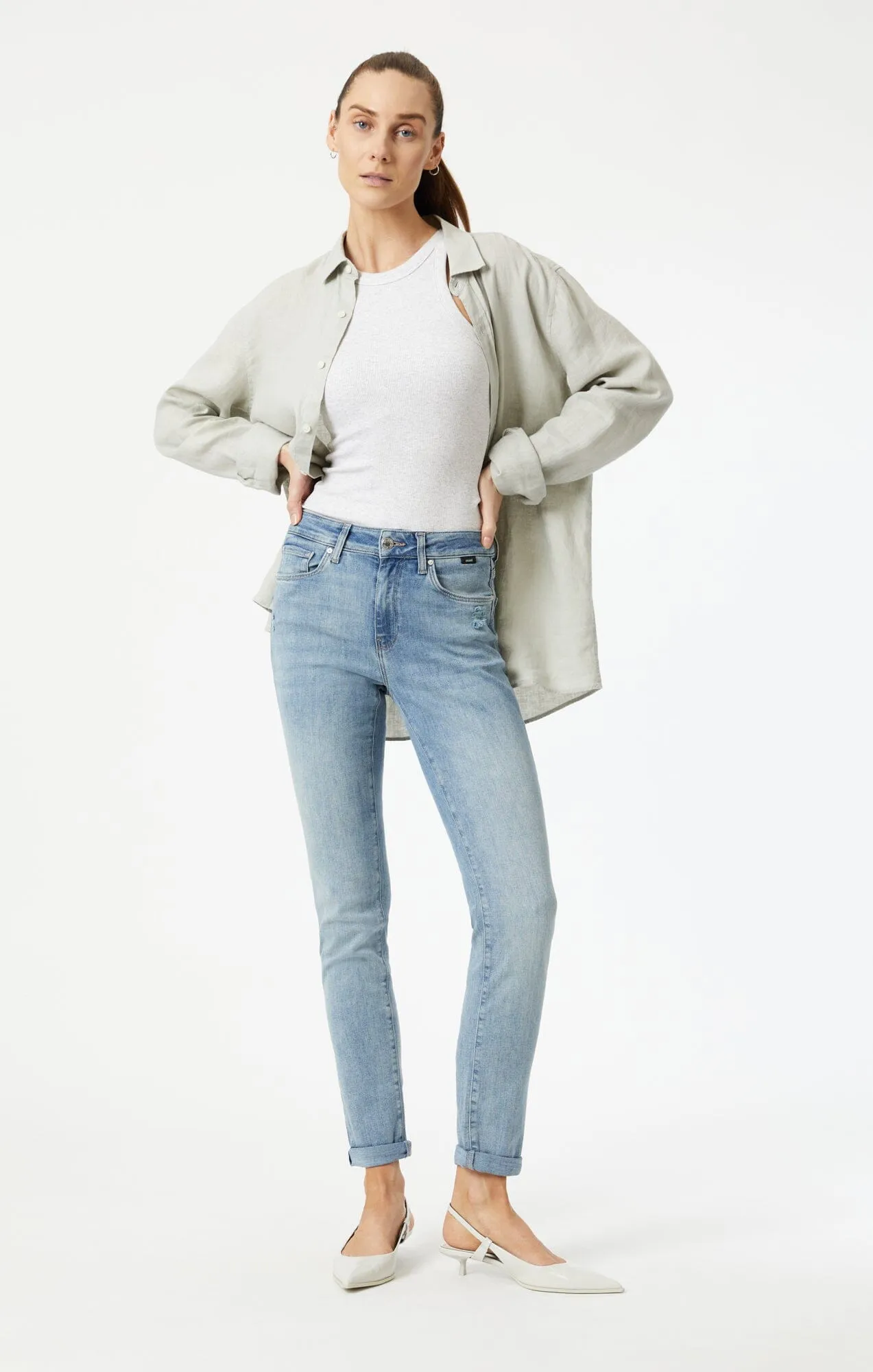 KATHLEEN SLIM BOYFRIEND IN LIGHT FEATHER BLUE