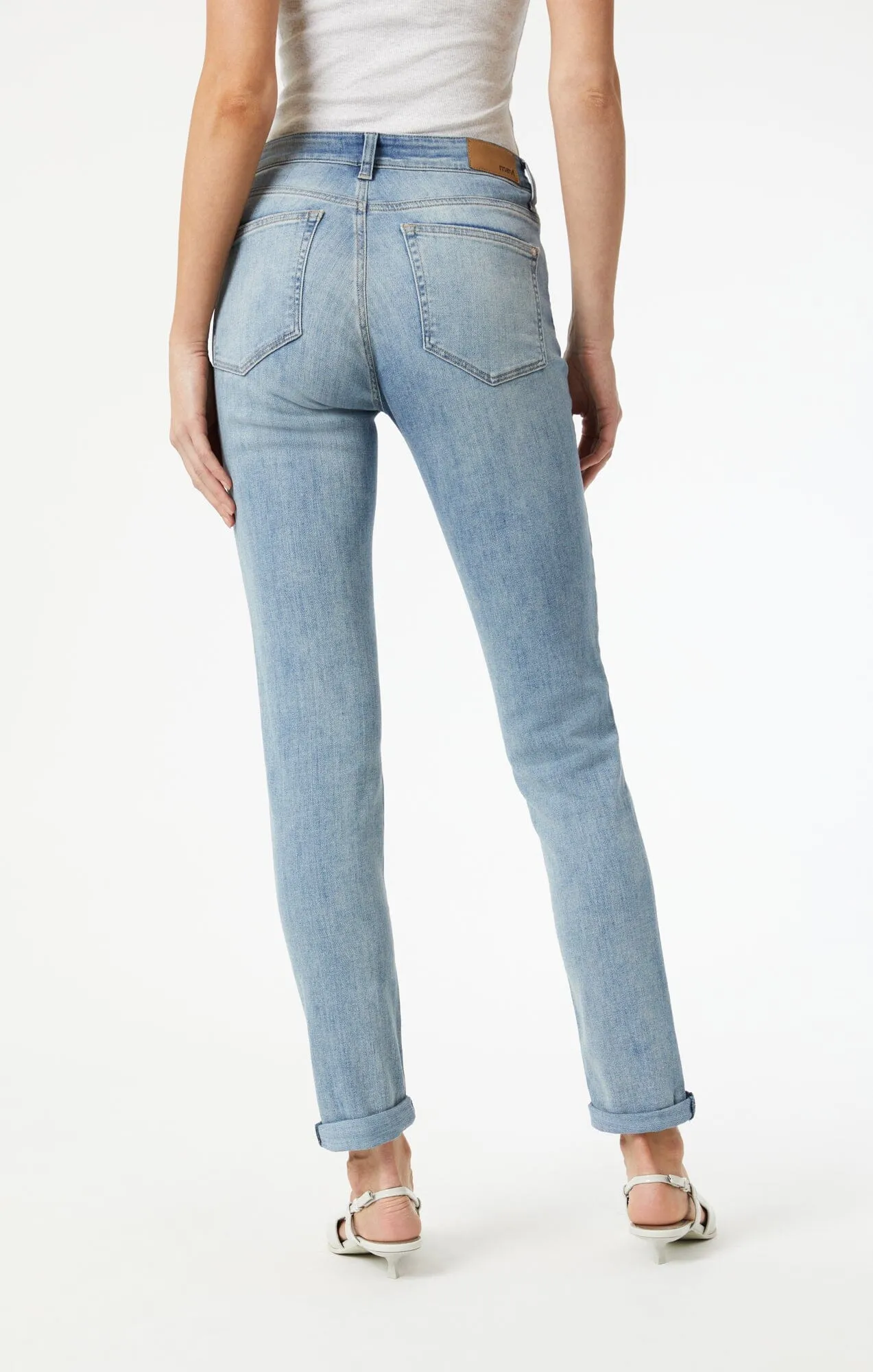 KATHLEEN SLIM BOYFRIEND IN LIGHT FEATHER BLUE