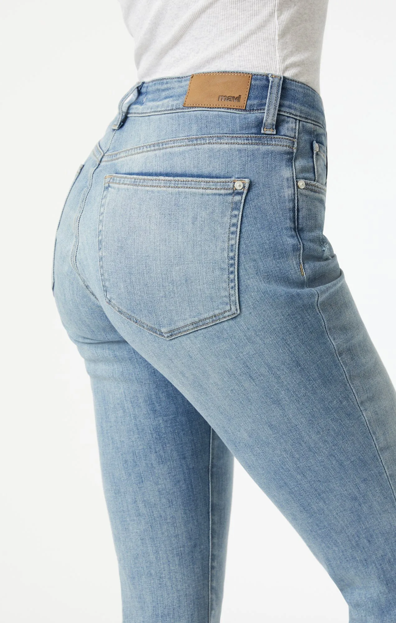 KATHLEEN SLIM BOYFRIEND IN LIGHT FEATHER BLUE