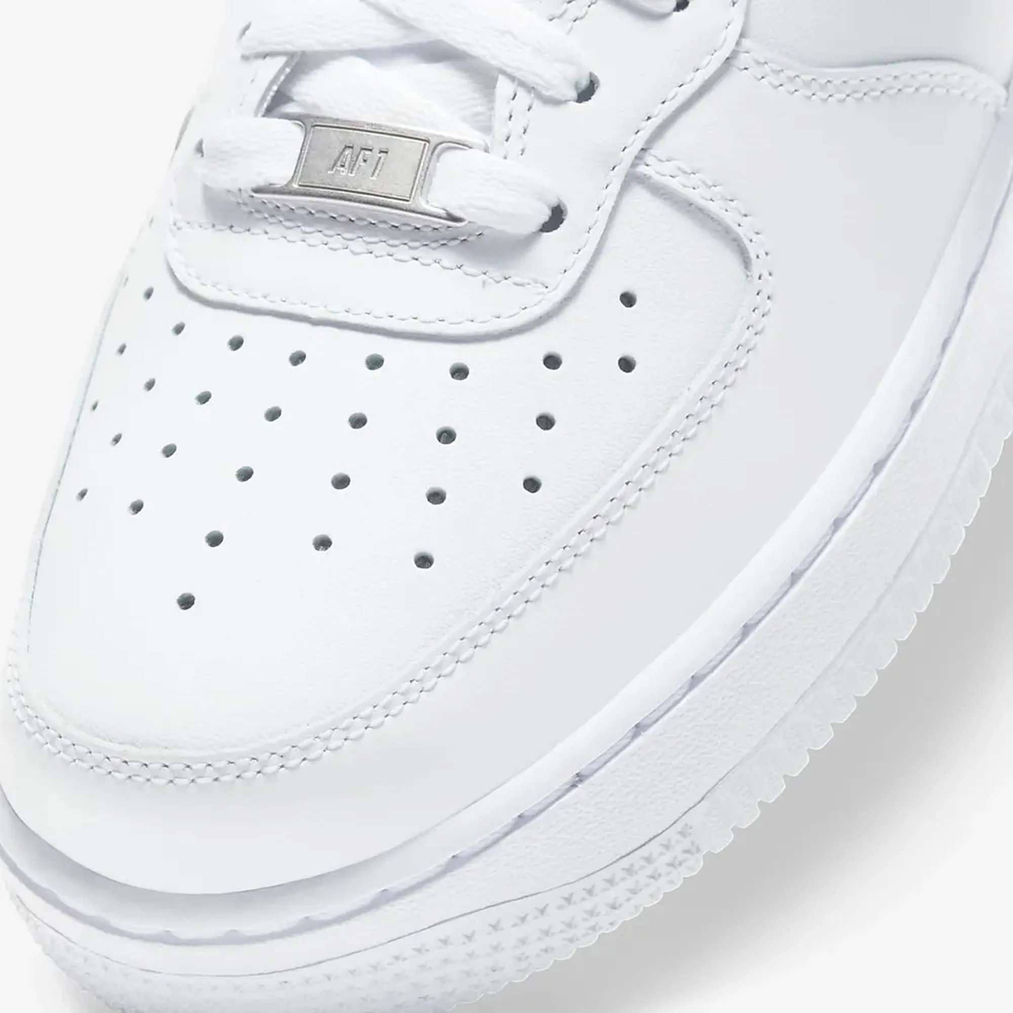 Nike | WMN'S AIR FORCE 1 07 MID  { WHITE/WHITE-WHITE