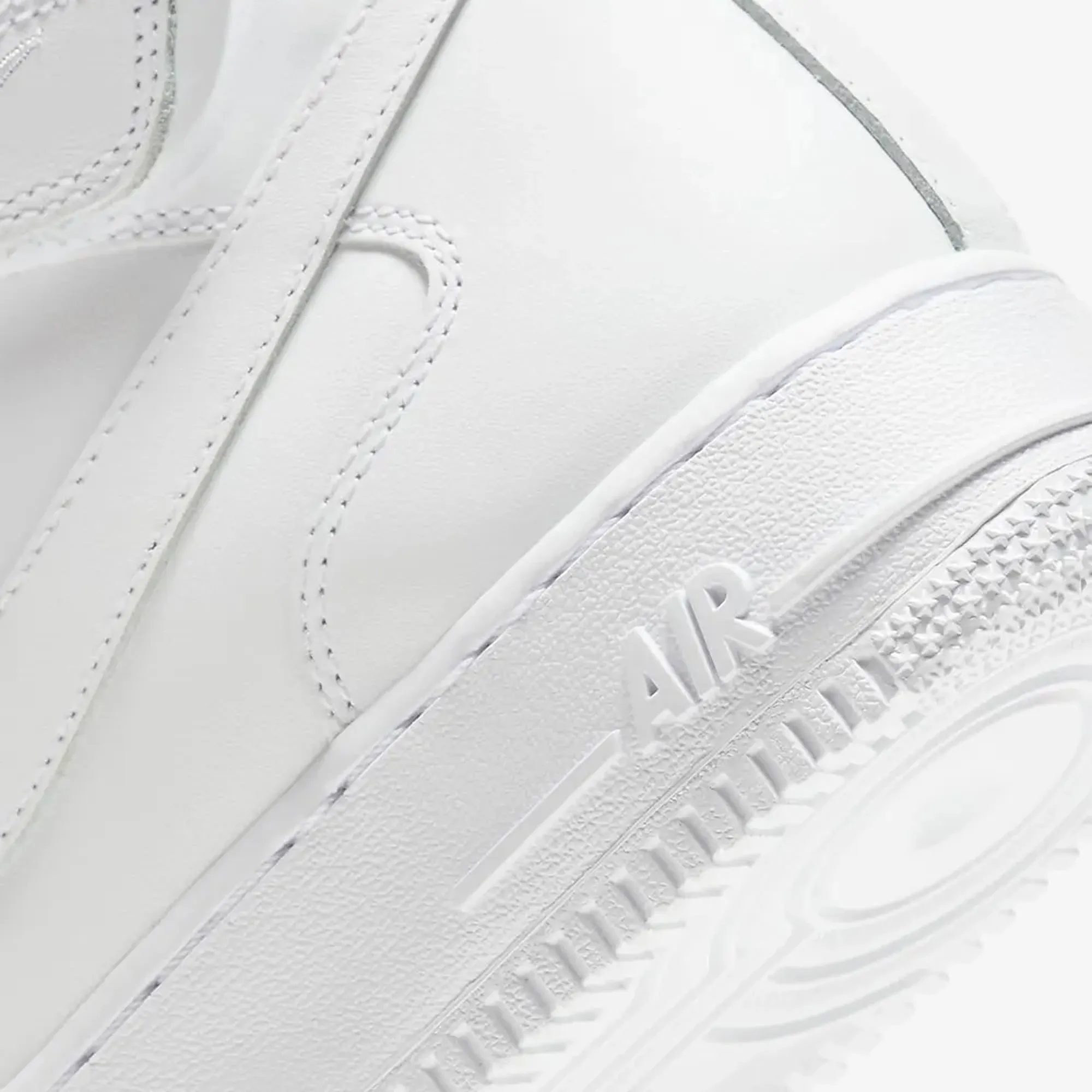 Nike | WMN'S AIR FORCE 1 07 MID  { WHITE/WHITE-WHITE