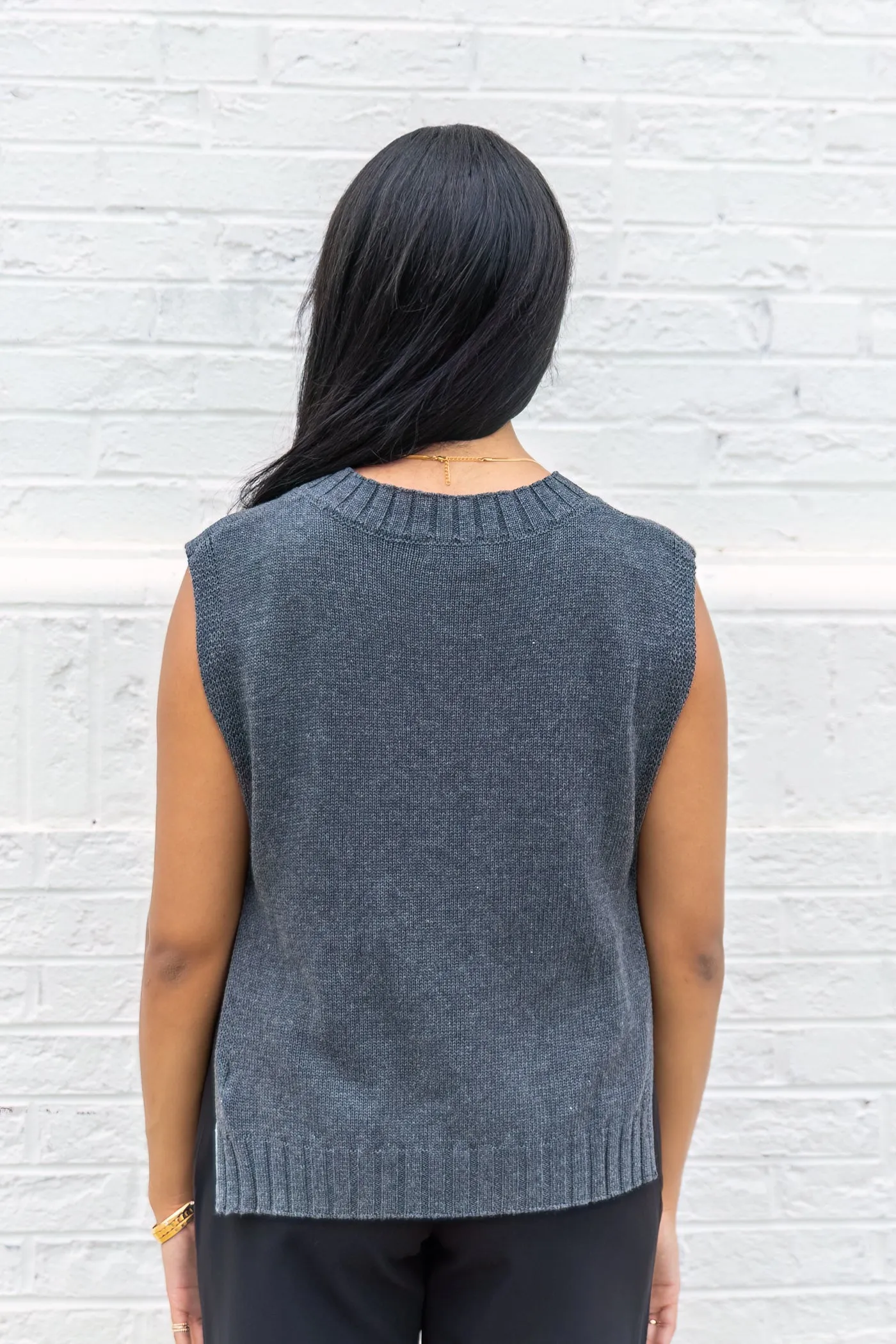 SELDEN SLEEVELESS SWEATER