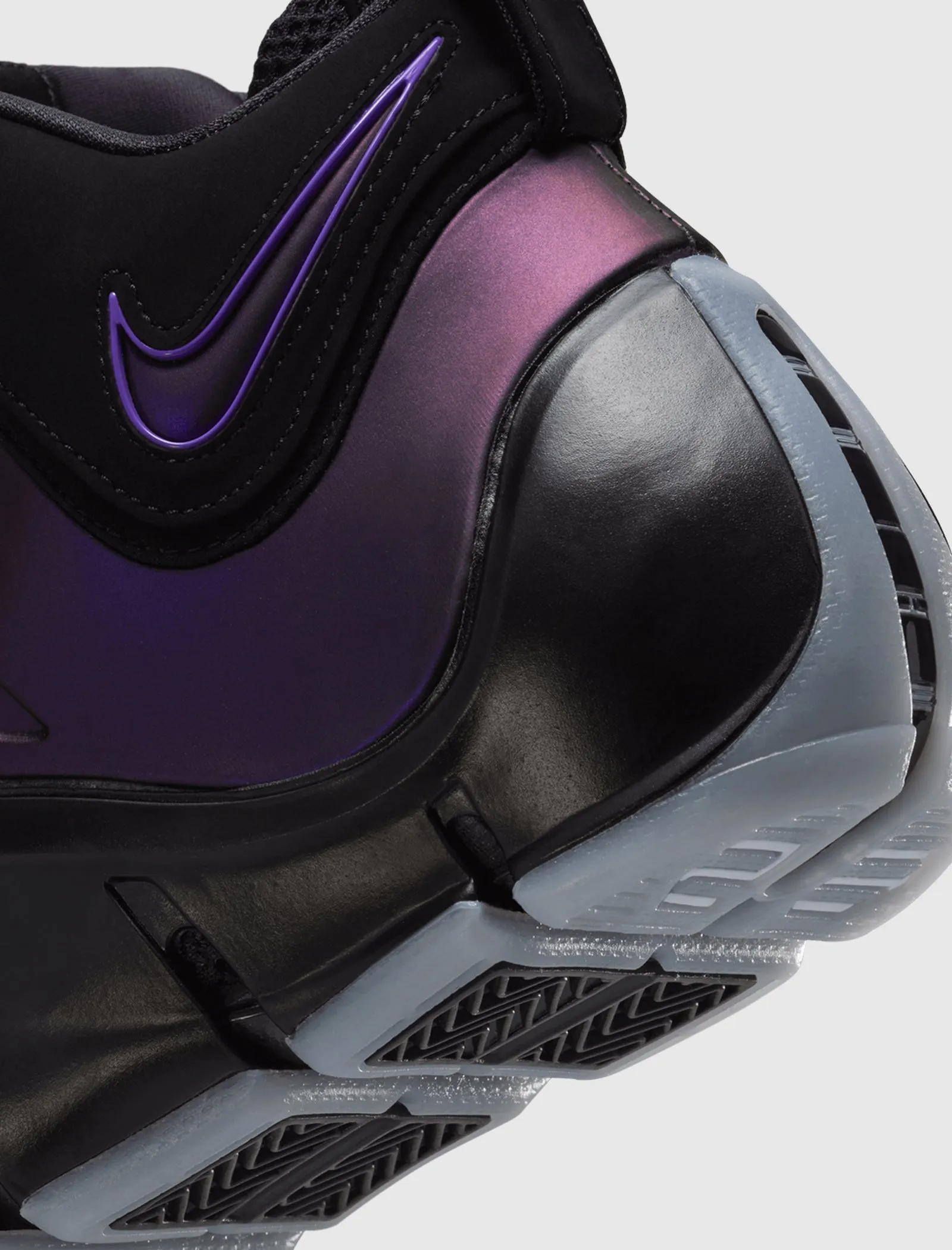 ZOOM LEBRON IV "BLACK/VARSITY PURPLE-BLUE TINT"